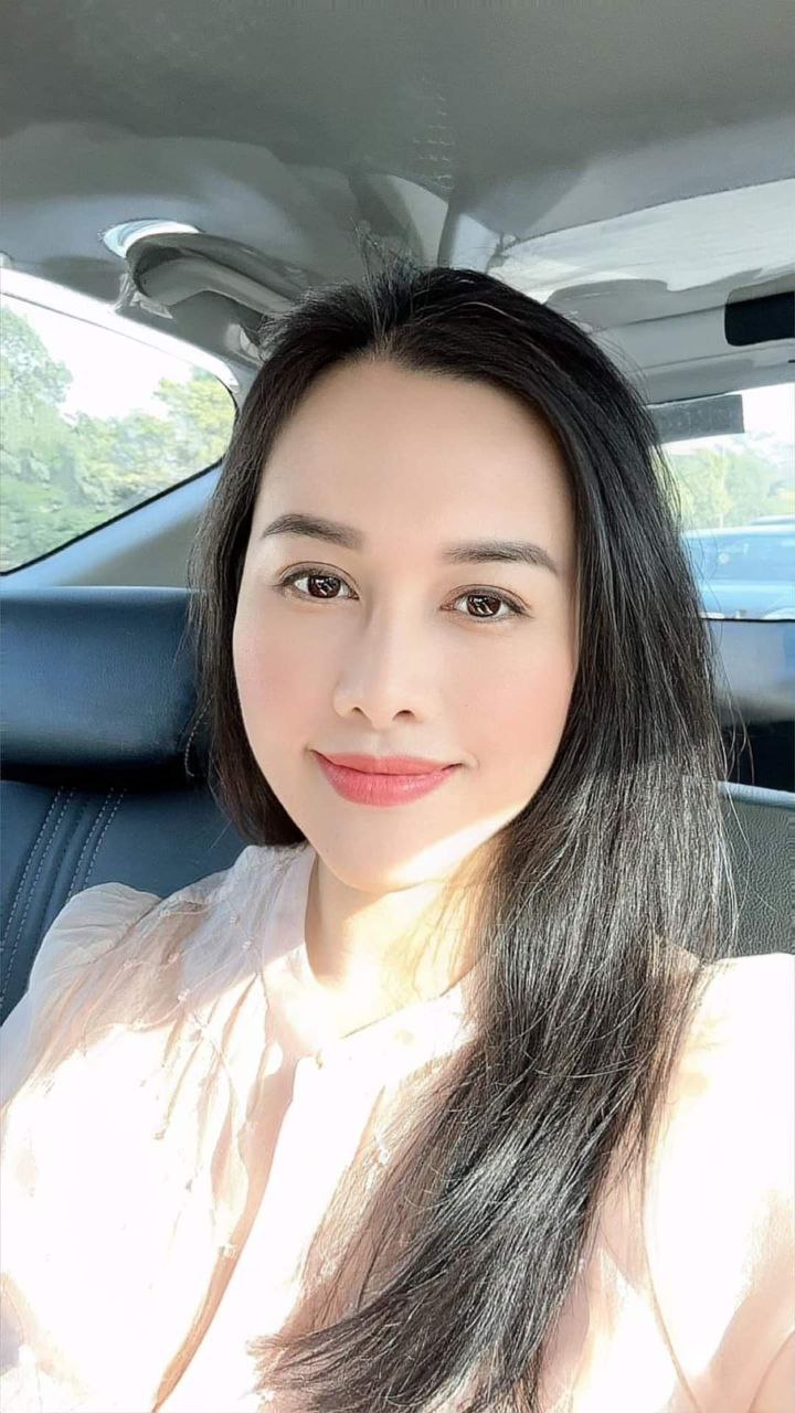 Chị Quỳnh Hương